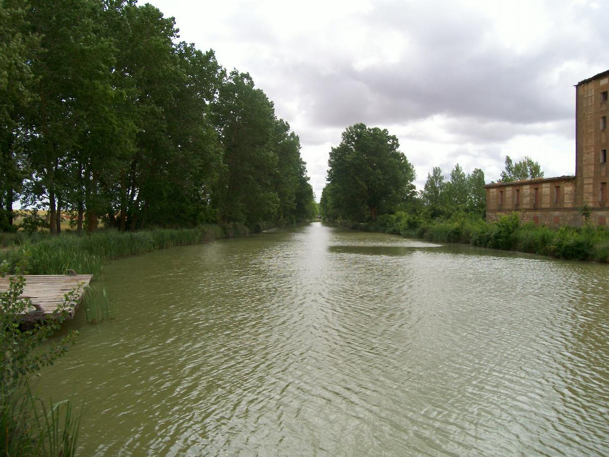 Гостьовий будинок Quinta Del Canal Tamariz de Campos Екстер'єр фото